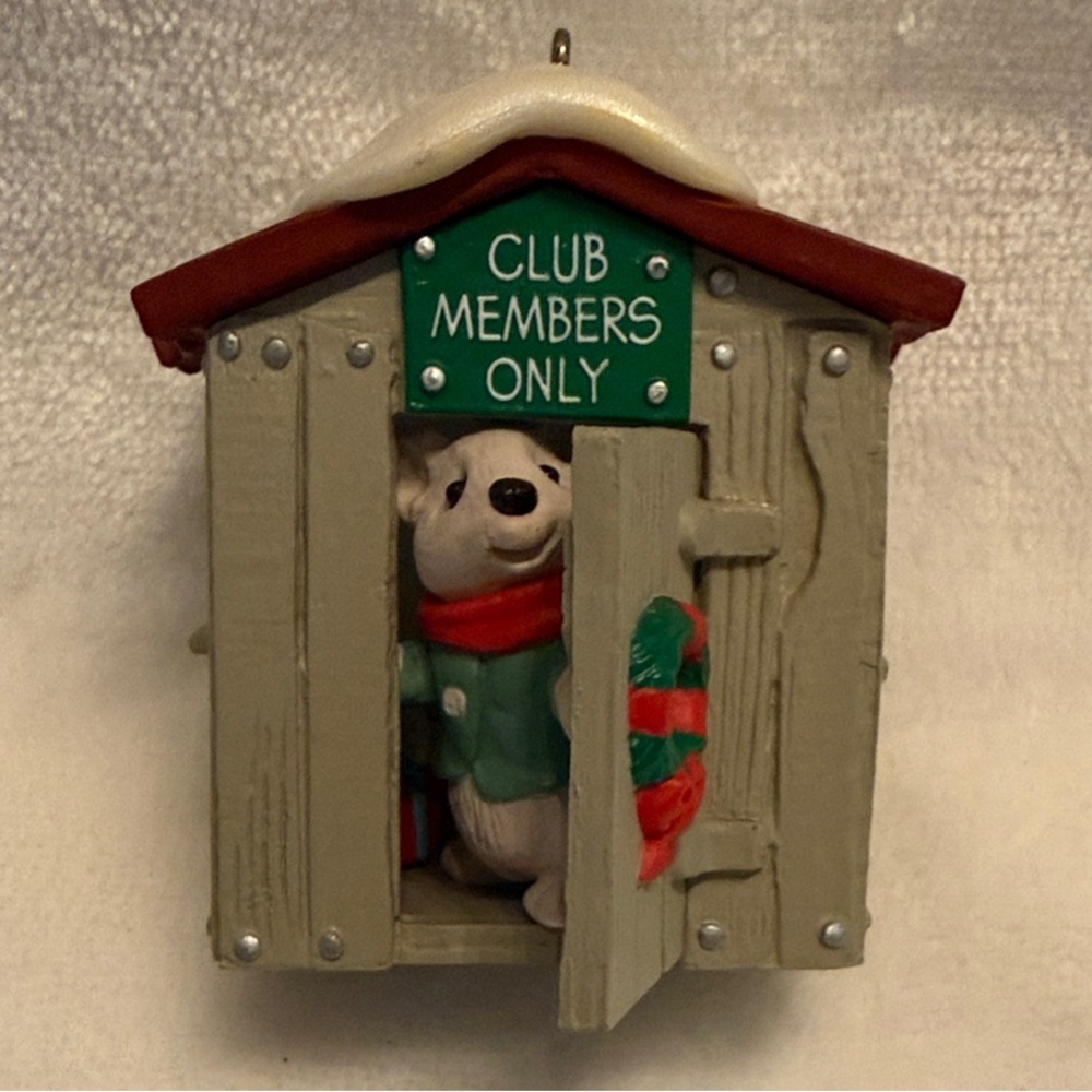 Hallmark Keepsake Ornament Collector’s Club             1988 “Our Clubhouse”